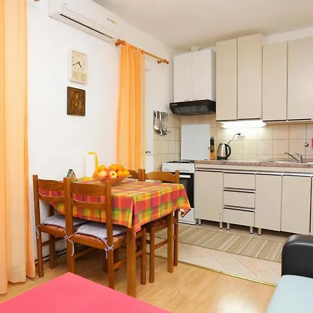 Apartments By The Sea Supetar, Brac - 7549 Supetar