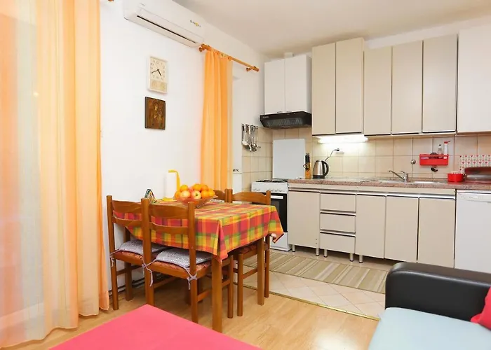 Apartments By The Sea Supetar, Brac - 7549 Supetar